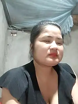 Snapshot of BigBoobs186 chatting on October 16, 9:23 am BigBoobs186 online show from October 16, 9:23 am