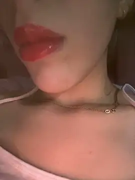 Snapshot of Mimisixo chatting on September 22, 11:58 pm Mimisixo online show from September 22, 11:58 pm