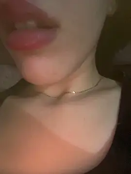 Snapshot of Mimisixo chatting on November 1, 11:52 pm Mimisixo online show from November 1, 11:52 pm