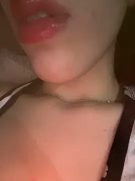 Snapshot of Mimisixo chatting on October 18, 11:39 pm Mimisixo online show from October 18, 11:39 pm