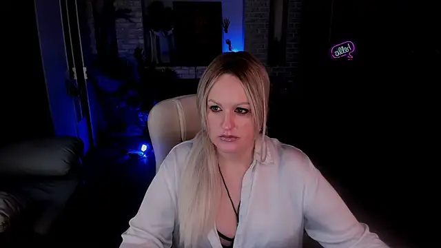 Snapshot of MariemLui chatting on October 25, 11:18 am MariemLui online show from October 25, 11:18 am