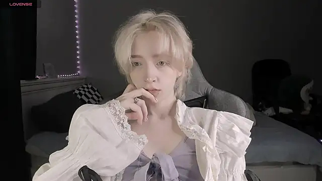 MelissaReis online show from February 10, 9:12 am