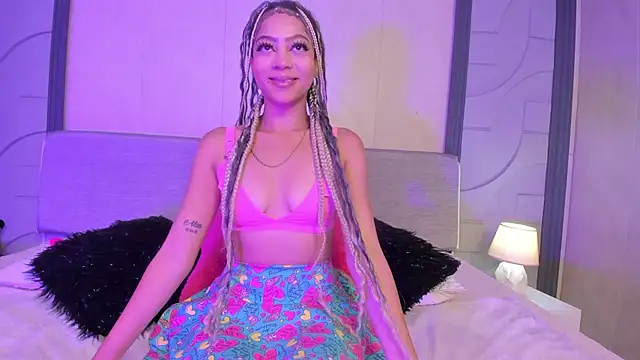 Snapshot of JenniferHills chatting on November 1, 12:04 am JenniferHills online show from November 1, 12:04 am