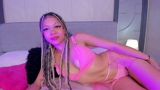 Snapshot of JenniferHills chatting on October 22, 11:43 pm JenniferHills online show from October 22, 11:43 pm