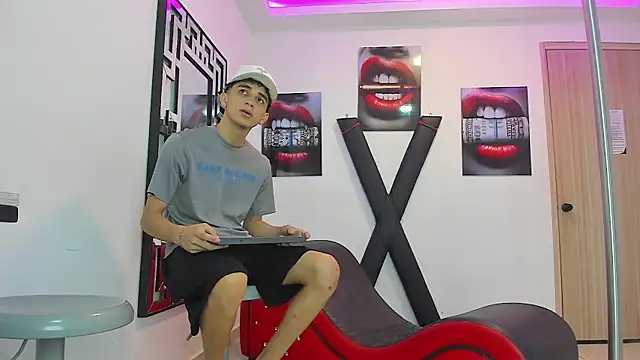 RED EMPIRE online show from September 14, 1:31 pm