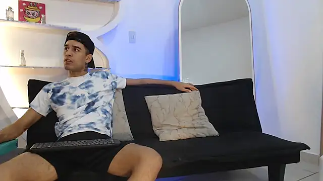 RED EMPIRE online show from October 19, 1:40 am