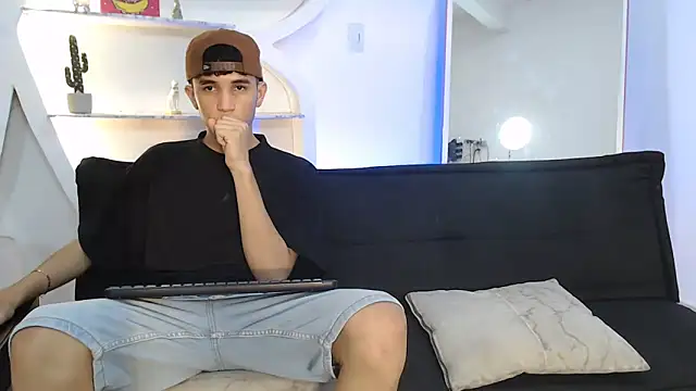 RED EMPIRE online show from October 21, 1:31 am