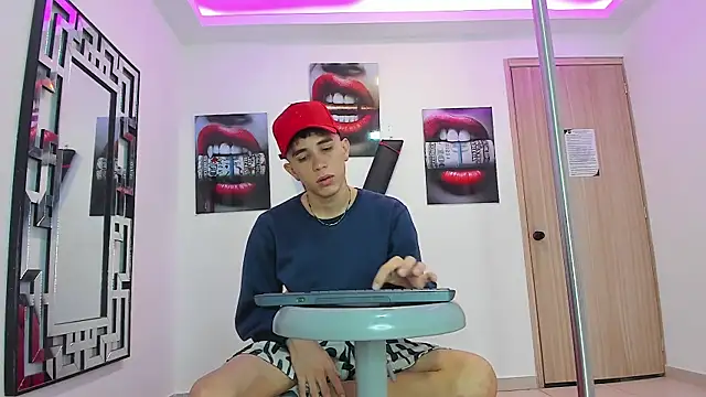 RED EMPIRE online show from September 22, 1:42 pm