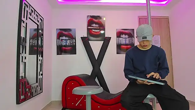 RED EMPIRE online show from September 25, 2:05 pm