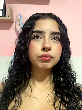 Snapshot of RosseMelody chatting on September 22, 6:01 am RosseMelody online show from September 22, 6:01 am