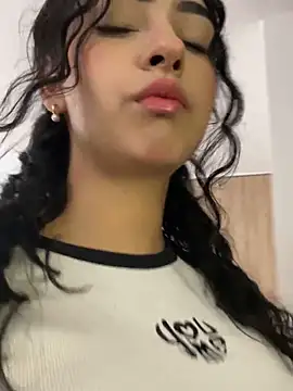 Snapshot of RosseMelody chatting on September 30, 4:40 am RosseMelody online show from September 30, 4:40 am