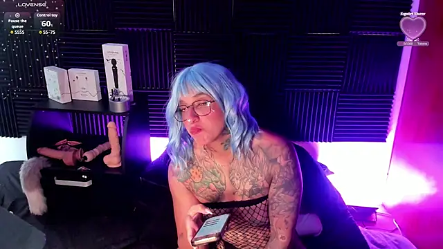 Snapshot of kinkyboat23 chatting on October 14, 9:06 pm kinkyboat23 online show from October 14, 9:06 pm