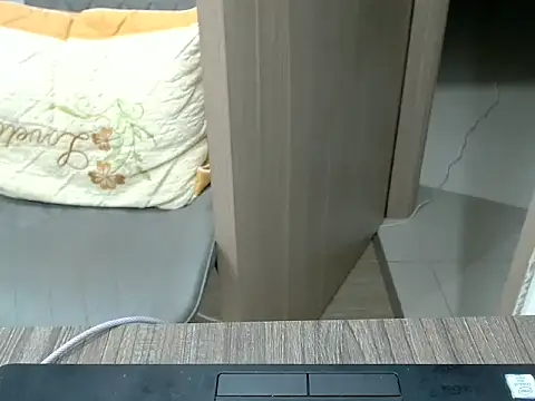 Zhi  2k6 online show from October 20, 6:33 pm