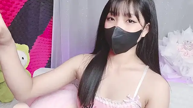 Snapshot of kemybaby chatting on October 17, 1:42 am kemybaby online show from October 17, 1:42 am