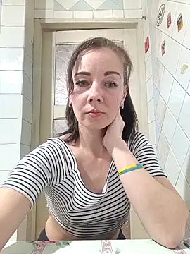 Adeline3302 online show from April 7, 10:23 pm