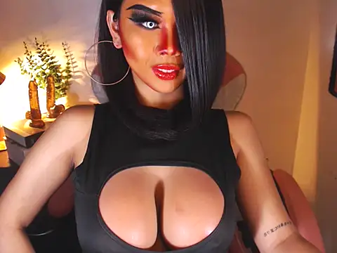 Snapshot of KarlaFrost chatting on October 5, 11:04 am KarlaFrost online show from October 5, 11:04 am