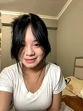 yiyi-888888 online show from October 24, 3:41 pm