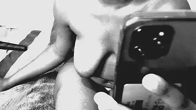 shy-lillyX22 online show from November 26, 8:43 pm