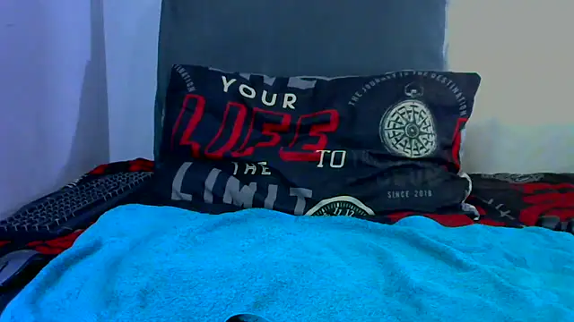 Snapshot of shy-lillyX22 chatting on October 18, 11:17 pm shy-lillyX22 online show from October 18, 11:17 pm