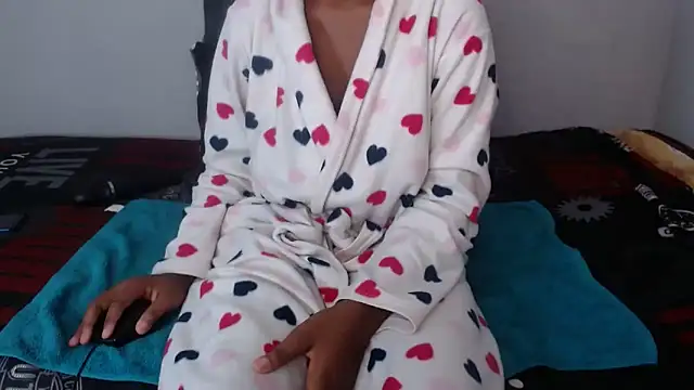 Snapshot of shy-lillyX22 chatting on October 1, 6:29 am shy-lillyX22 online show from October 1, 6:29 am