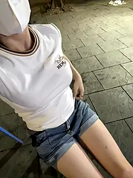 Snapshot of Meii-meyy chatting on October 27, 4:13 pm Meii-meyy online show from October 27, 4:13 pm