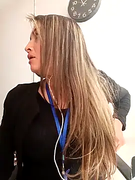 ALEJA  07 online show from September 22, 7:01 pm