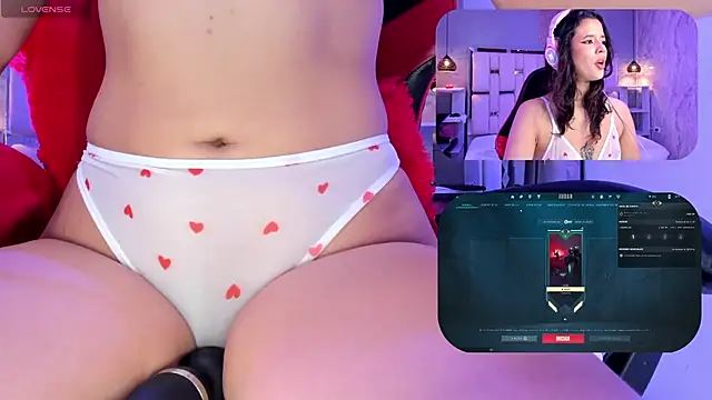 Snapshot of EvelynLips_ chatting on October 8, 4:17 am EvelynLips online show from October 8, 4:17 am