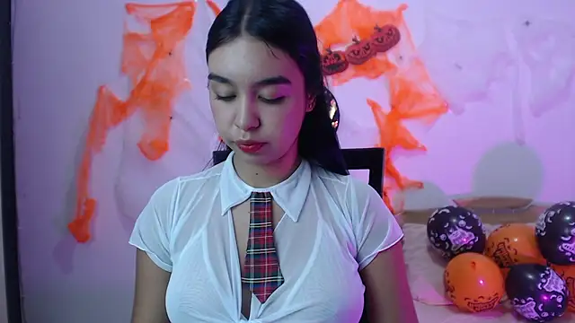 Snapshot of kyra_fox_ chatting on October 11, 1:36 pm kyra fox  online show from October 11, 1:36 pm