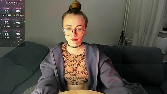 Snapshot of MewStella chatting on October 13, 7:27 pm MewStella online show from October 13, 7:27 pm