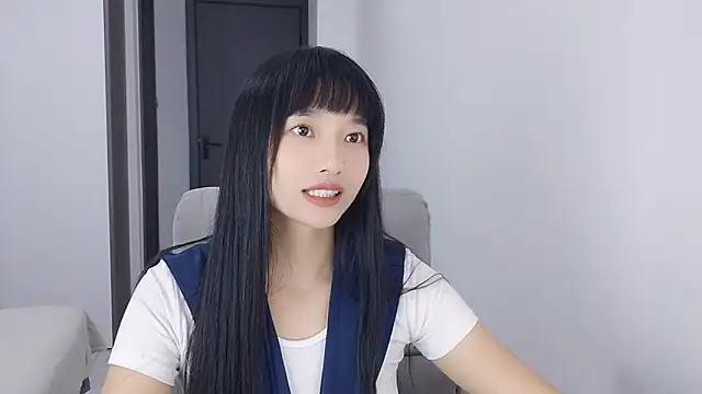 Snapshot of Lisa-3333 chatting on September 18, 3:32 pm Lisa-3333 online show from September 18, 3:32 pm