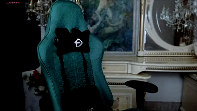 LaraBenson  online show from November 25, 10:50 am