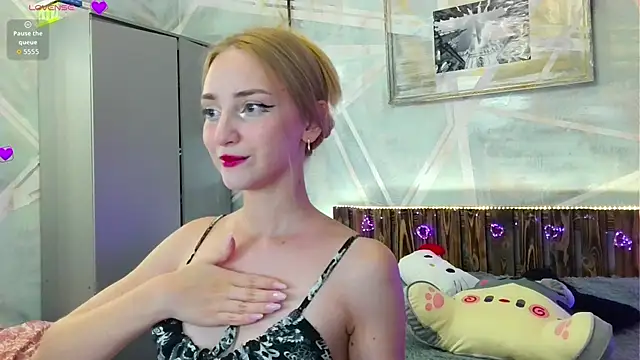 Luna-Fever online show from September 13, 2:25 pm