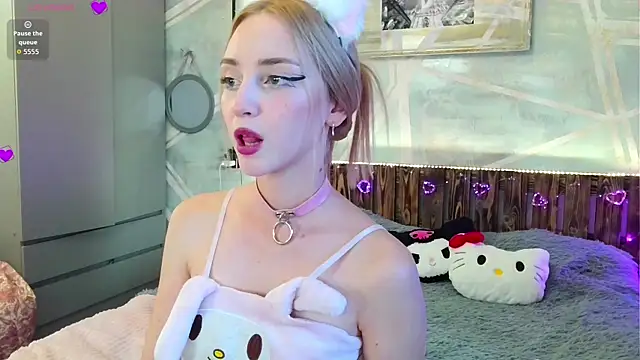 Luna-Fever online show from September 11, 1:55 pm