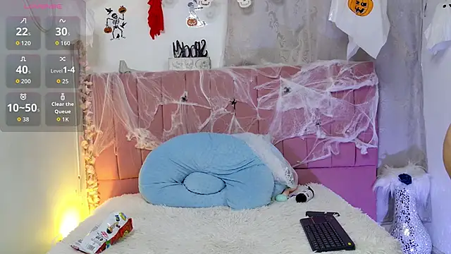 Snapshot of sukilove18 chatting on October 22, 11:10 pm sukilove18 online show from October 22, 11:10 pm