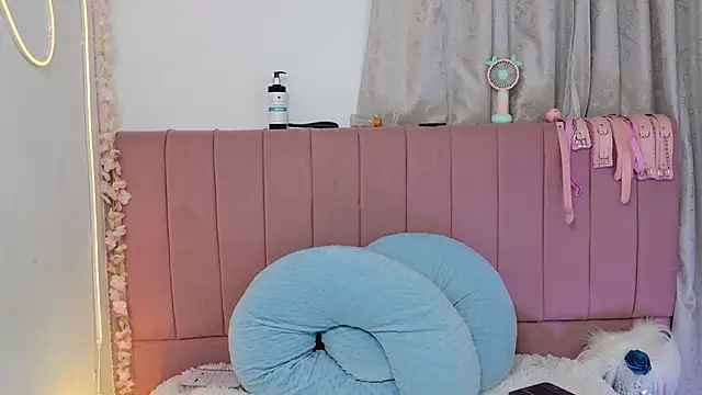 Snapshot of sukilove18 chatting on September 27, 12:29 am sukilove18 online show from September 27, 12:29 am