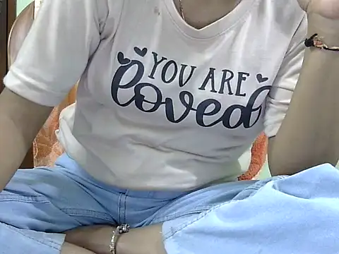 Snapshot of CHAMELI4747 chatting on October 3, 8:41 am CHAMELI4747 online show from October 3, 8:41 am