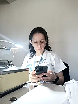 Snapshot of Isabella5_Brown_ chatting on October 5, 5:40 pm Isabella5 Brown online show from October 5, 5:40 pm