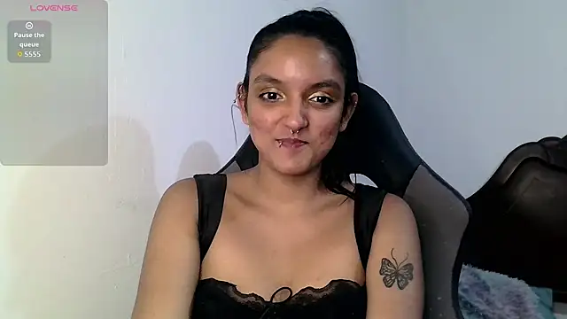 Snapshot of Ari_20_ chatting on October 10, 10:58 pm Ari 20 online show from October 10, 10:58 pm