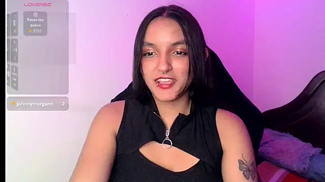 Snapshot of Ari_20_ chatting on October 26, 2:07 am Ari 20 online show from October 26, 2:07 am