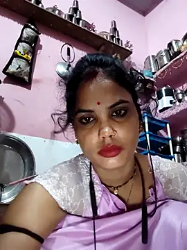 Snapshot of Cut_ragni chatting on October 31, 12:12 am Cut ragni online show from October 31, 12:12 am