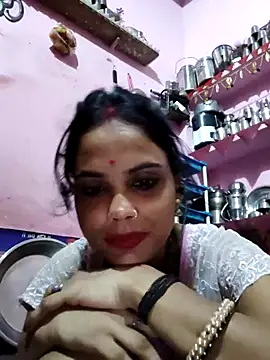 Snapshot of Cut_ragni chatting on October 4, 6:45 pm Cut ragni online show from October 4, 6:45 pm