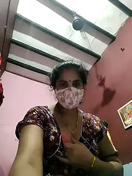 Snapshot of Cut_ragni chatting on September 17, 10:46 am Cut ragni online show from September 17, 10:46 am