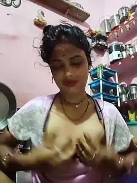 Snapshot of Cut_ragni chatting on October 13, 11:40 pm Cut ragni online show from October 13, 11:40 pm