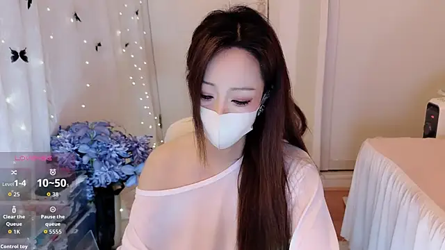 charlotte520 online show from March 8, 11:41 pm