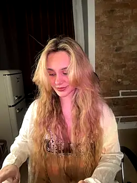 Chloe Ravens online show from October 7, 8:13 pm