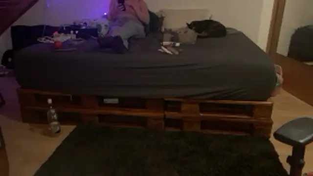 RedLayla online show from November 18, 9:16 pm