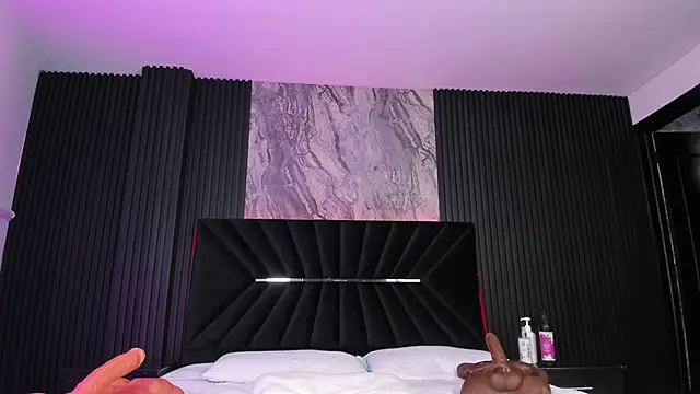 Snapshot of Bigsexxyass chatting on September 24, 7:29 am Bigsexxyass online show from September 24, 7:29 am