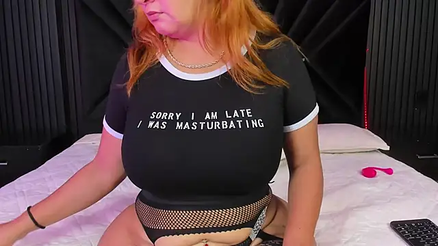 Snapshot of Bigsexxyass chatting on October 5, 8:19 am Bigsexxyass online show from October 5, 8:19 am