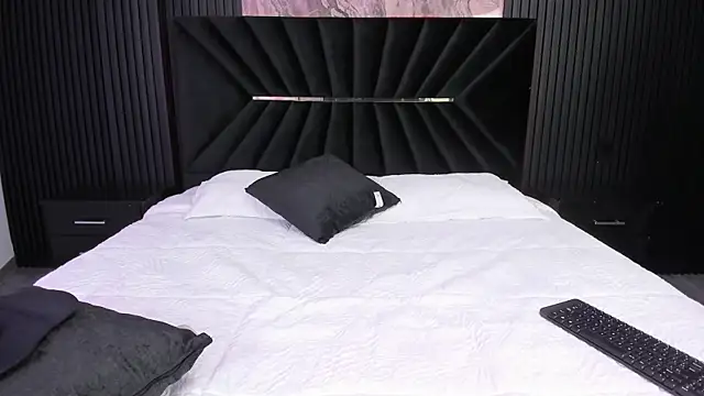 Snapshot of Bigsexxyass chatting on October 10, 12:10 pm Bigsexxyass online show from October 10, 12:10 pm