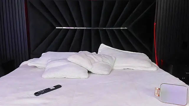 Snapshot of Bigsexxyass chatting on October 7, 7:46 am Bigsexxyass online show from October 7, 7:46 am